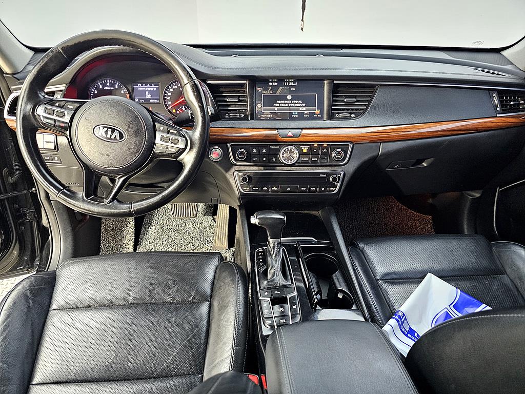 KIA K7 - Vista 10