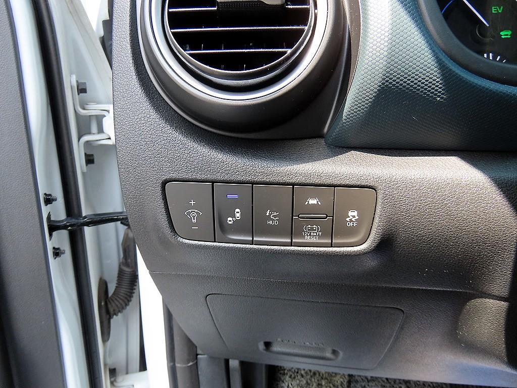 HYUNDAI Kona - Vista 12