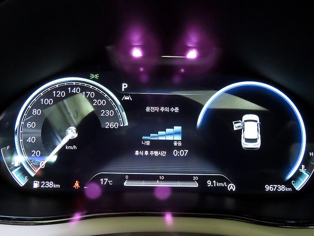 Genesis GV70 - Vista 9