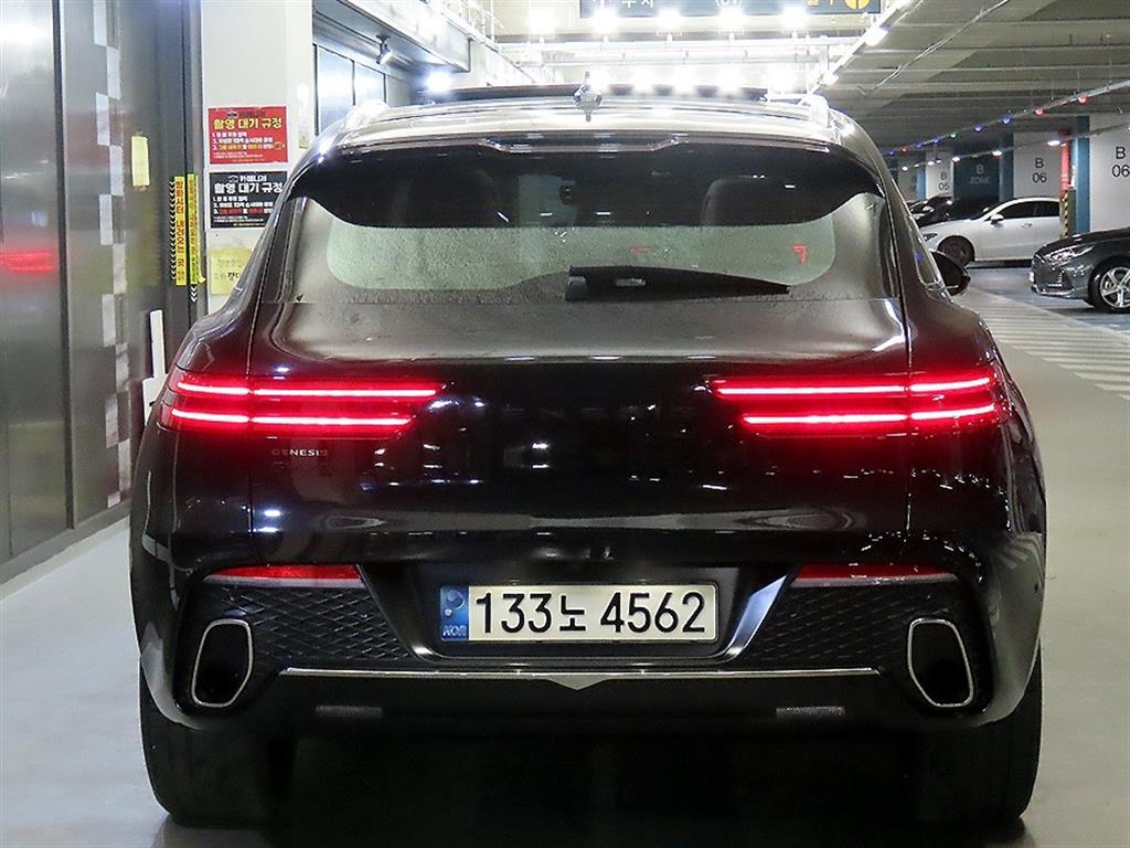 Genesis GV70 - Vista 5