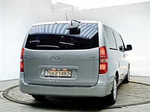 HYUNDAI Starex - Vista 6