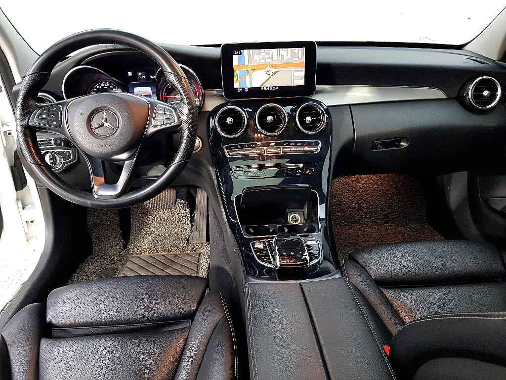 Mercedes Benz C Class - Vista 5