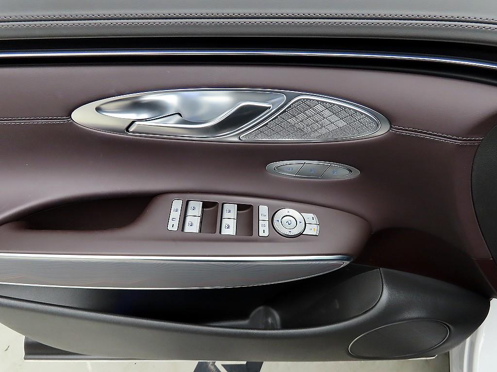 Genesis GV70 - Vista 11