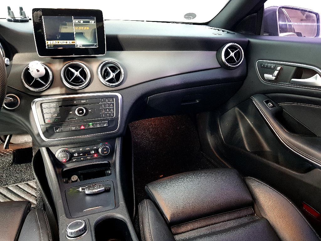 Mercedes Benz CLA Class - Vista 10