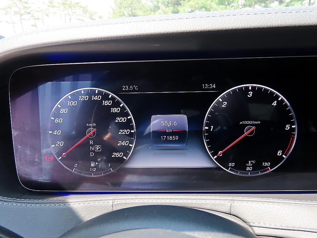 Mercedes Benz S Class - Vista 9