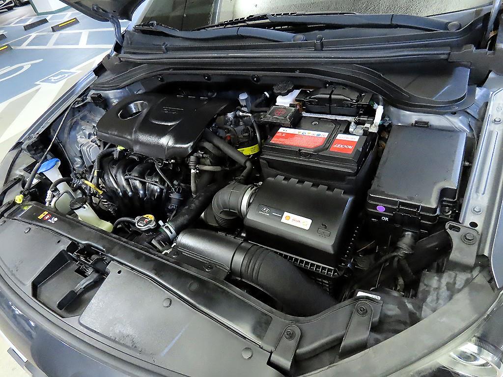 HYUNDAI Avante 2018 Gris - Importación desde Corea - HF Imports Iquique - Foto 16