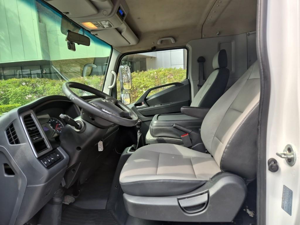 medium and large cargo truck - Vista 11