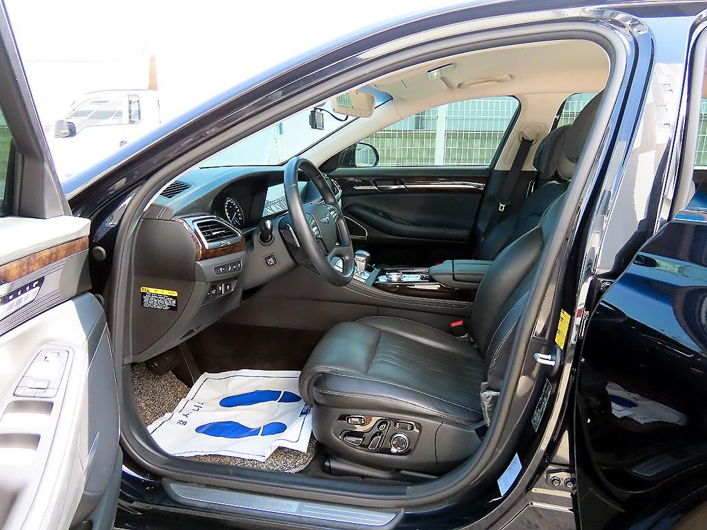 Genesis G90 - Vista 5