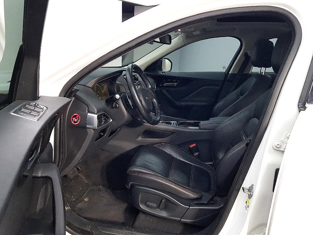 Jaguar F-PACE - Vista 8