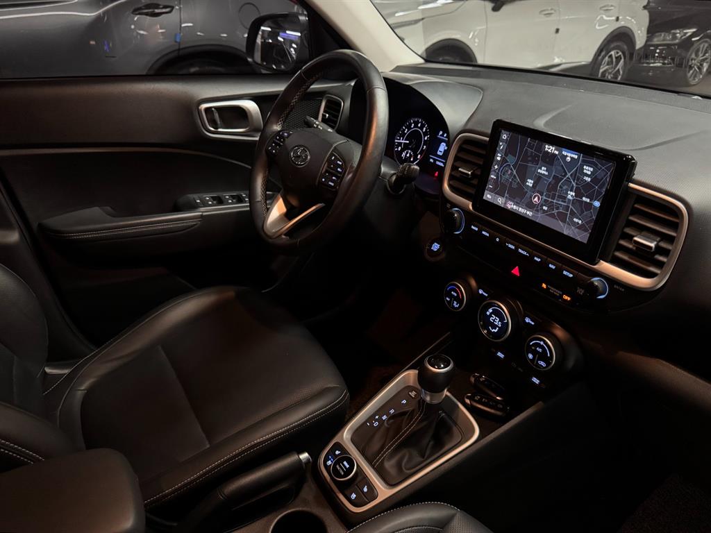 HYUNDAI Venue - Vista 9