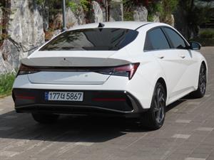 HYUNDAI Avante - Vista 6