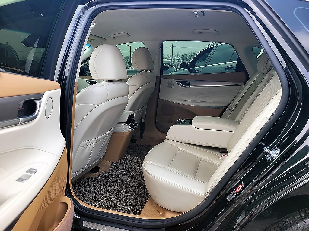 HYUNDAI Grandeur - Vista 7