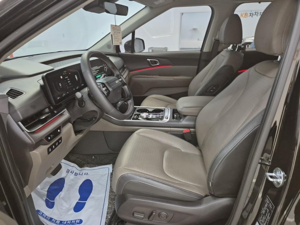 KIA Carnival - Vista 11