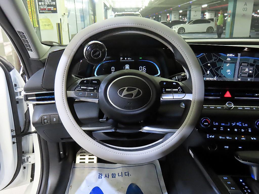 HYUNDAI Avante - Vista 8