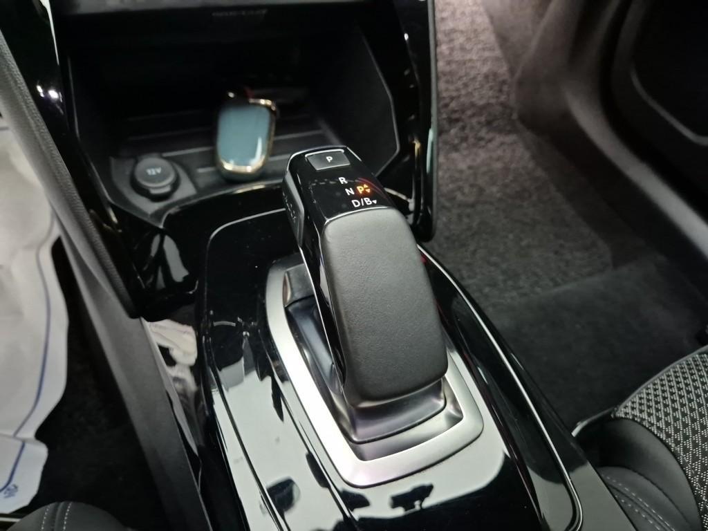 Peugeot 2008 - Vista 8