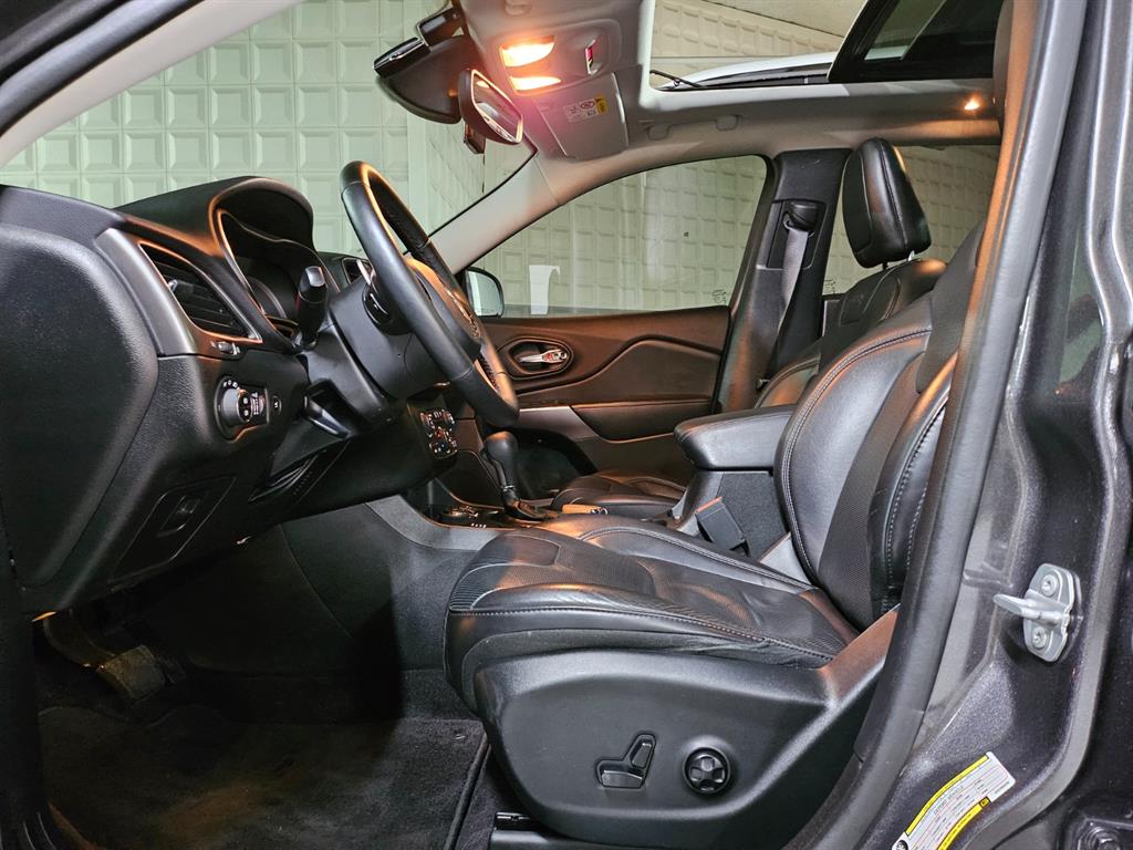 Jeep Cherokee - Vista 6