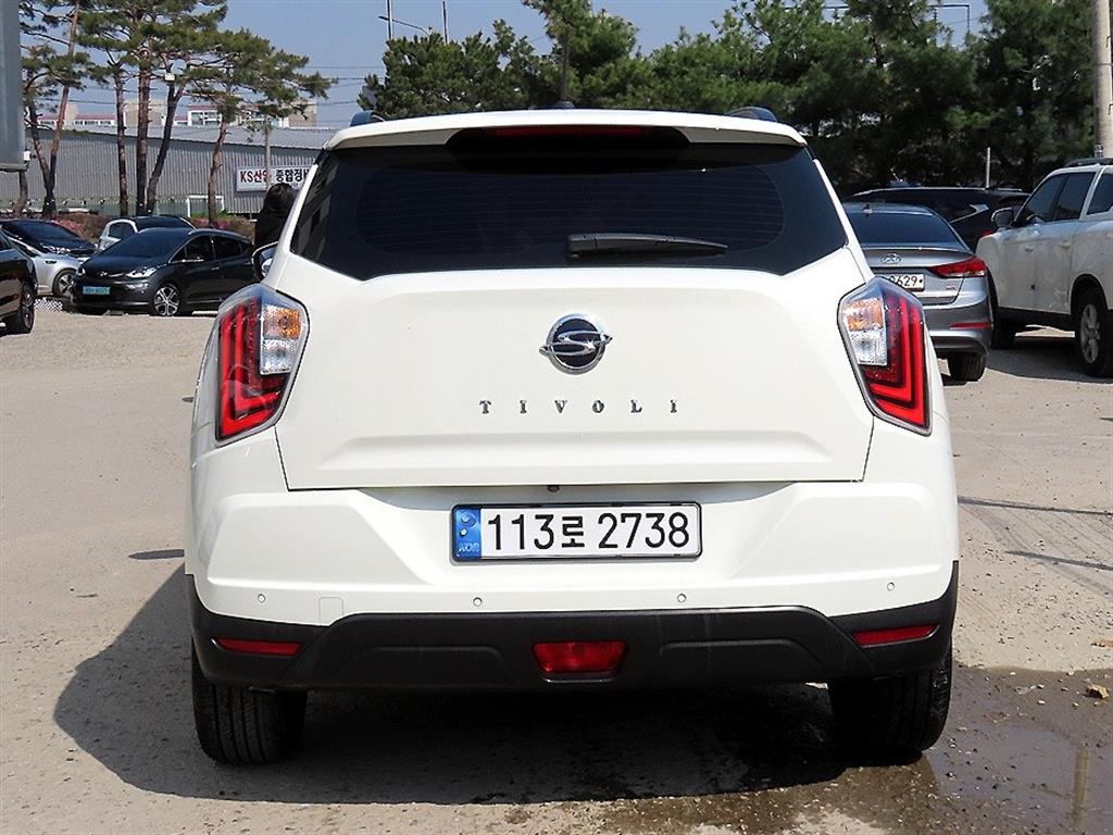 Ssangyong Tivoli - Vista 4