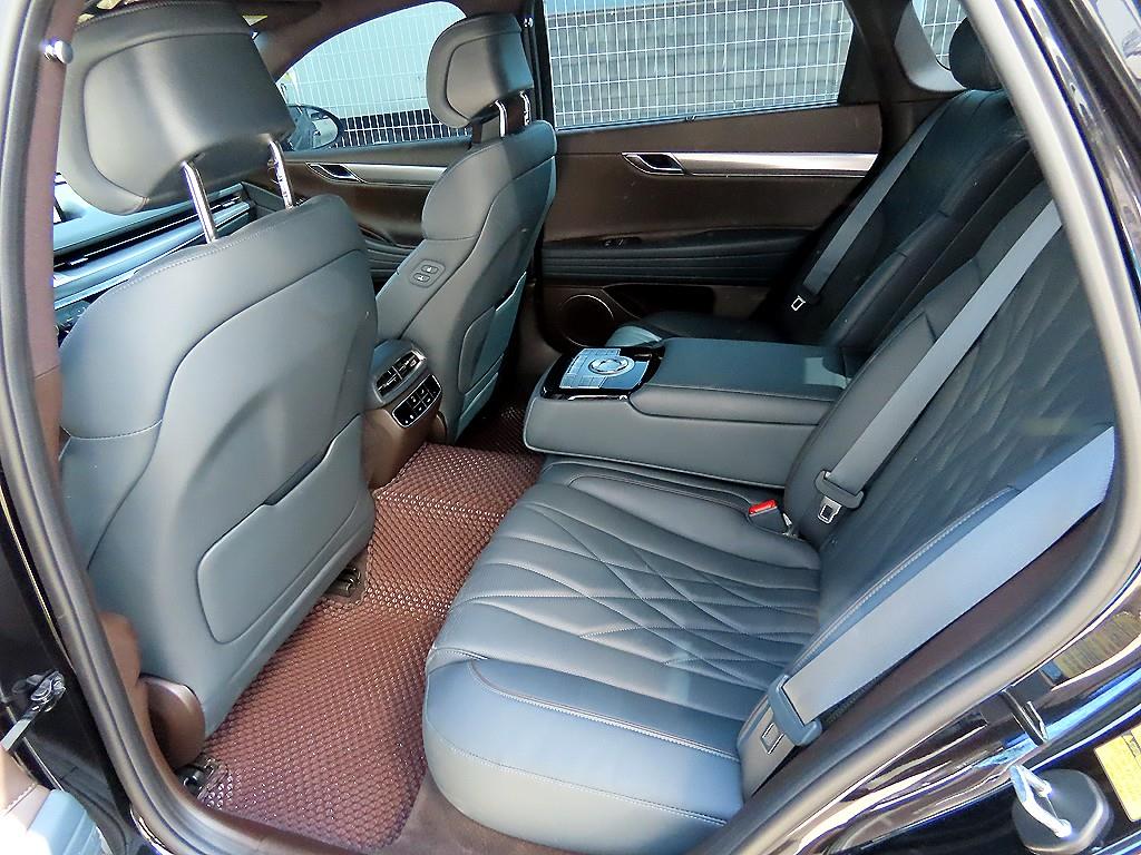 Genesis G80 - Vista 6