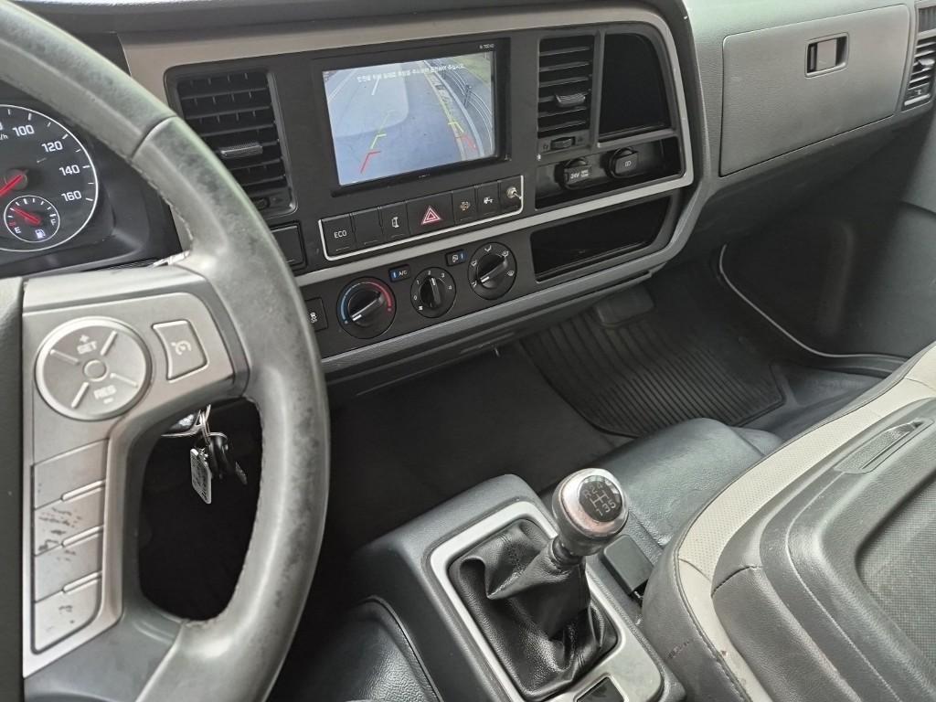 medium and large cargo truck - Vista 10