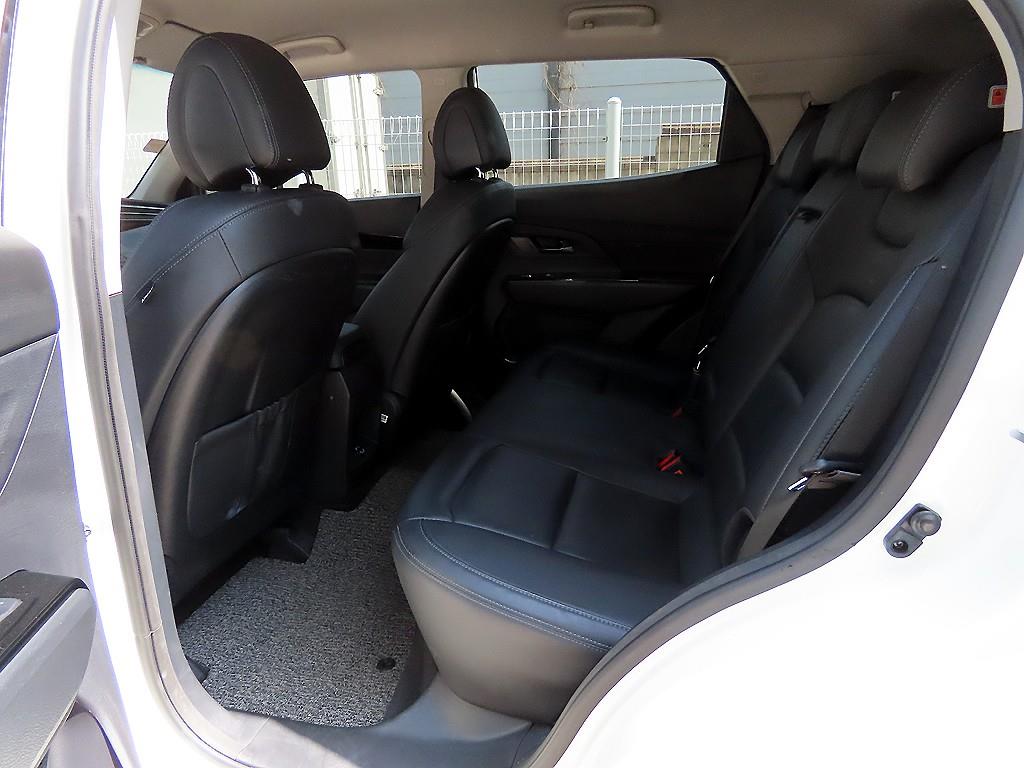 Ssangyong Korando - Vista 6