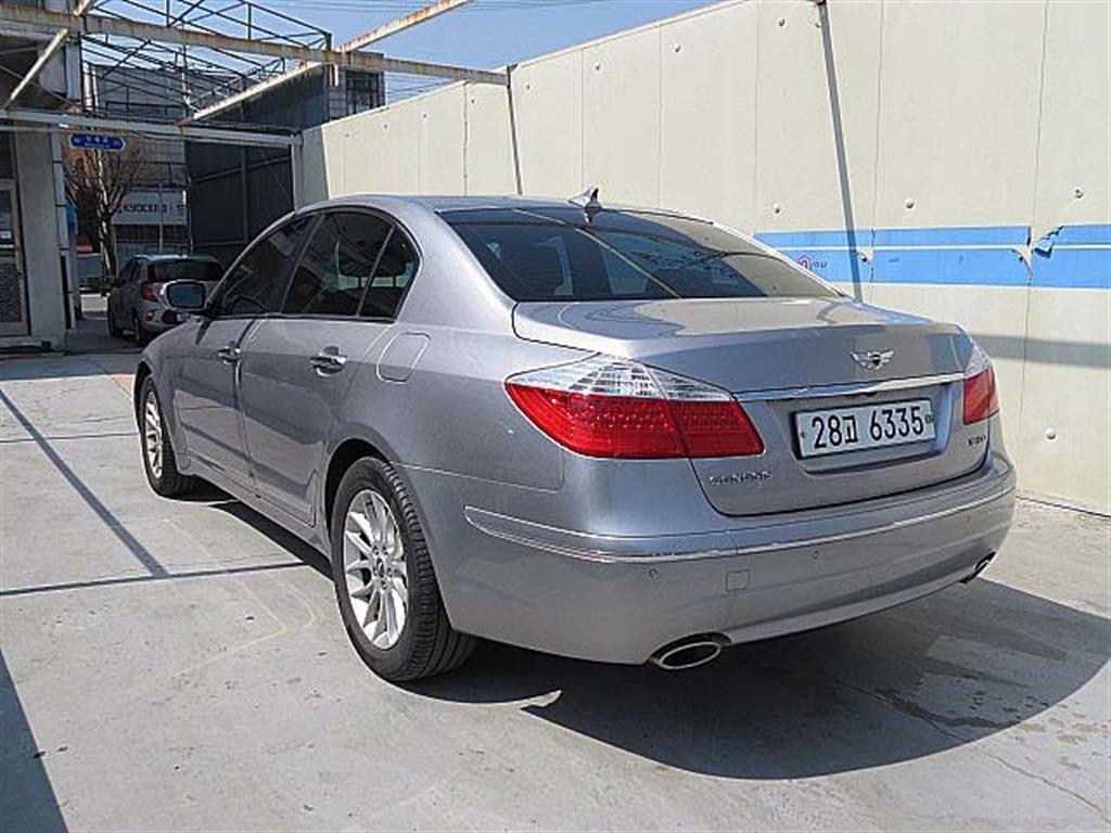 HYUNDAI Genesis - Vista 7