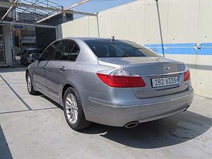 HYUNDAI Genesis - Vista 8