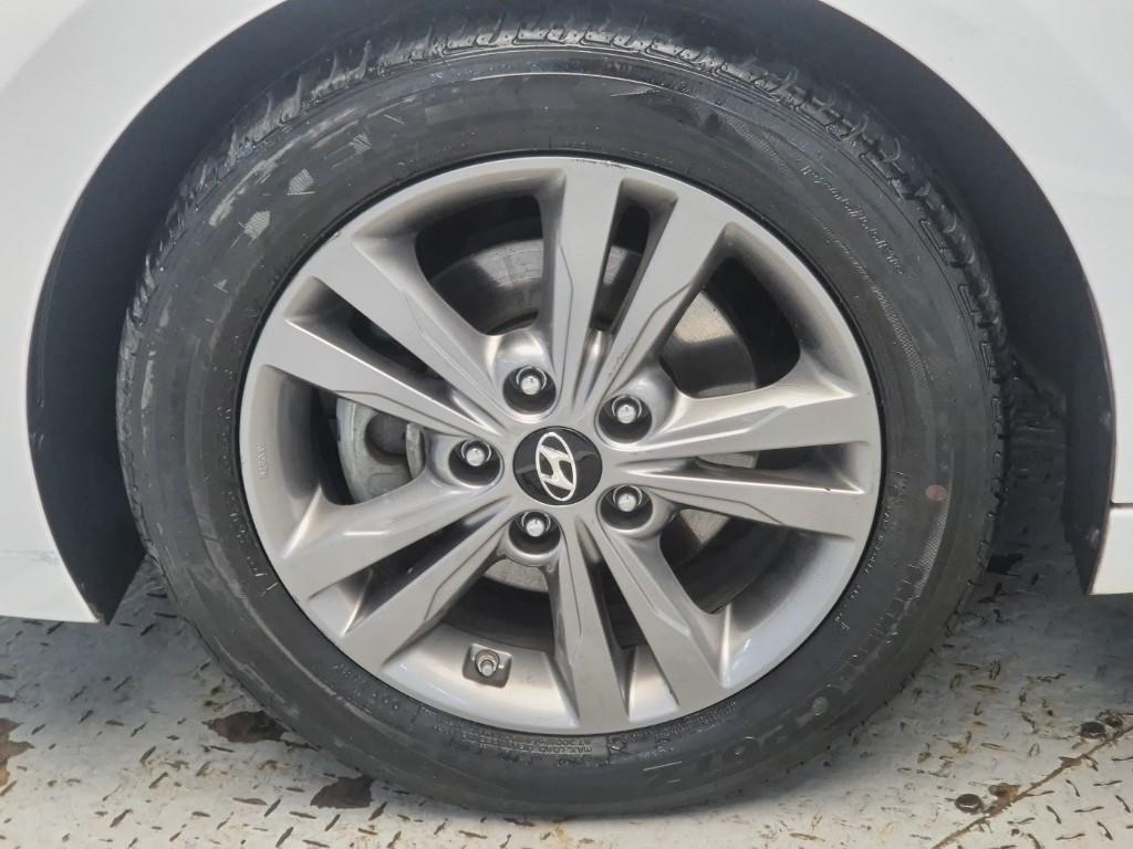 HYUNDAI Avante 2016 Blanco - Importación desde Corea - HF Imports Iquique - Foto 19