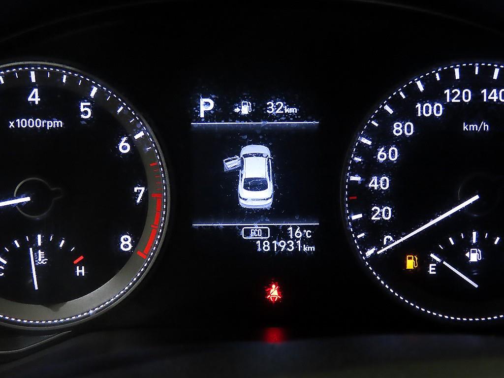 HYUNDAI Grandeur - Vista 9