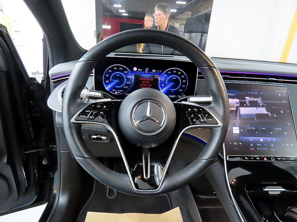 Mercedes Benz EQS - Vista 9