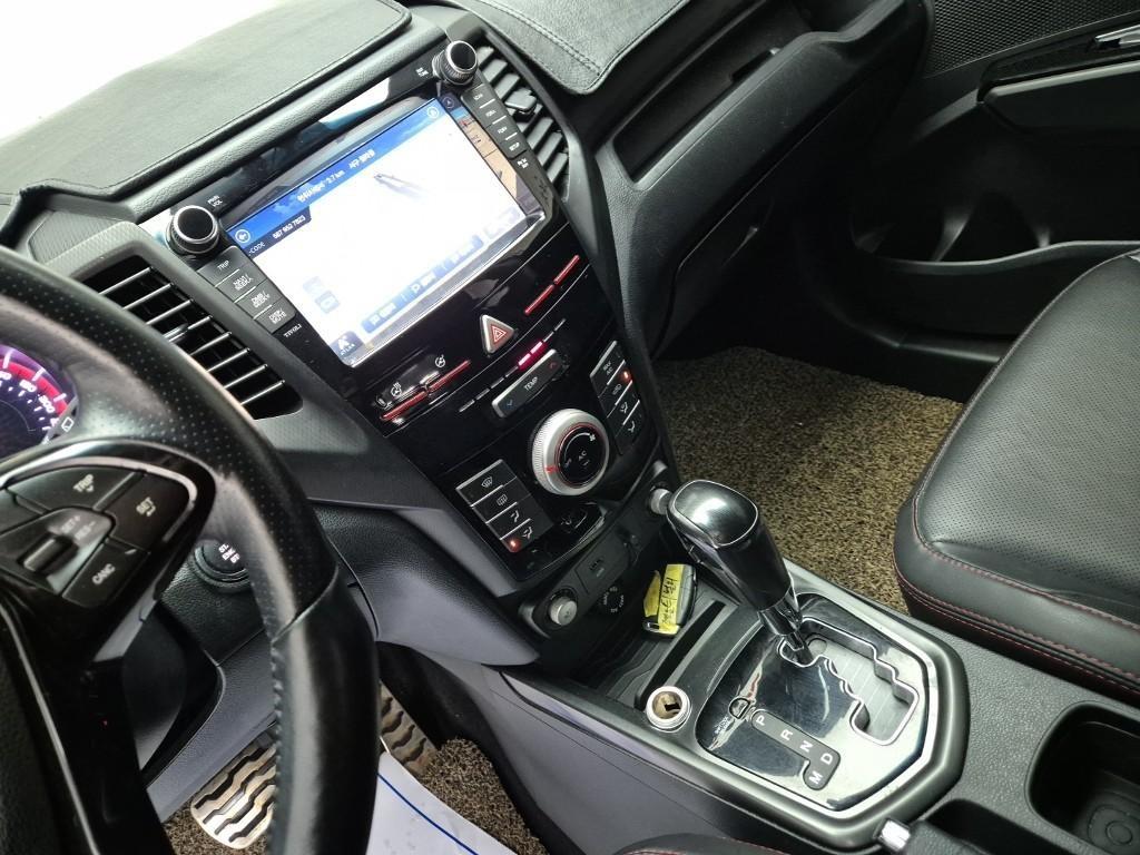 Ssangyong Tivoli - Vista 10