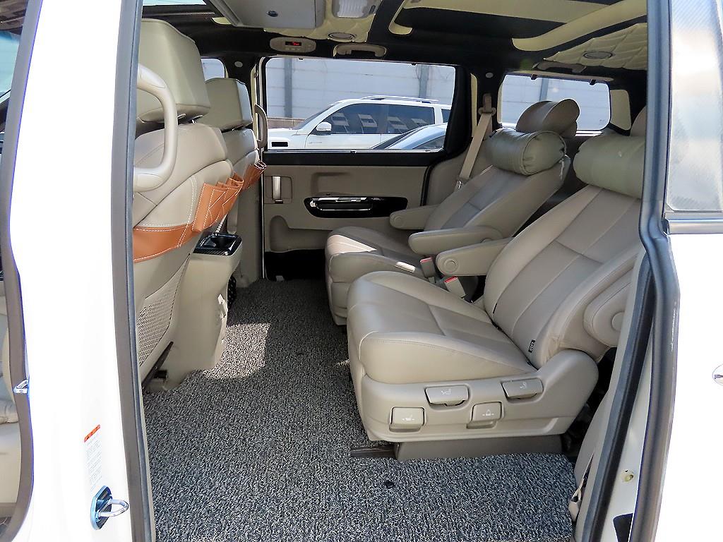 KIA Carnival - Vista 6