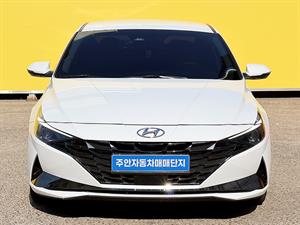 HYUNDAI Avante - Vista 2