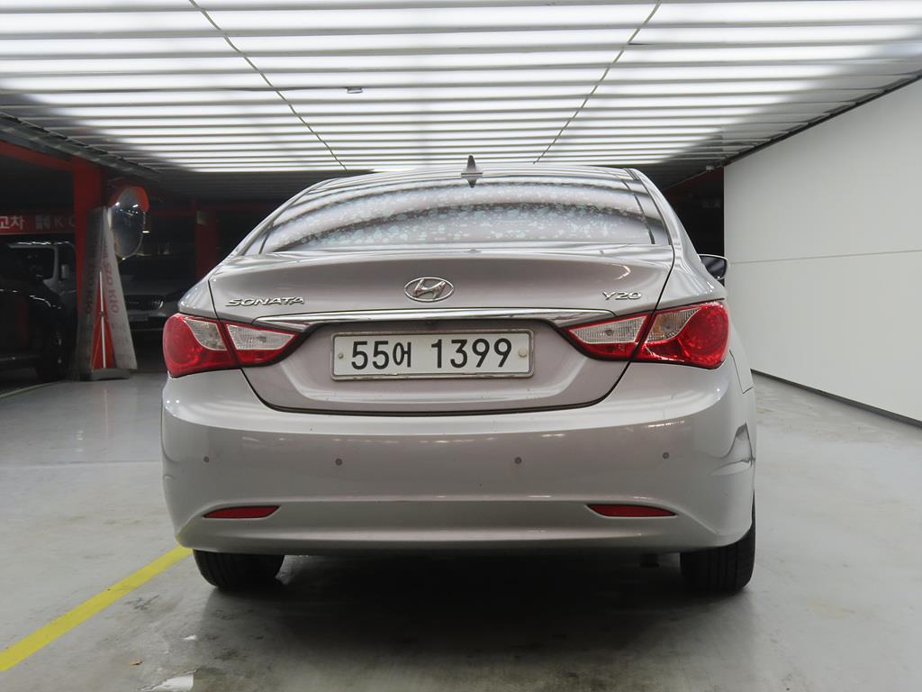 HYUNDAI Sonata - Vista 3