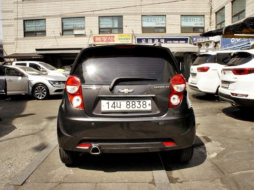 Chevrolet Spark - Vista 5