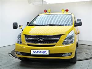 HYUNDAI Starex - Vista 2