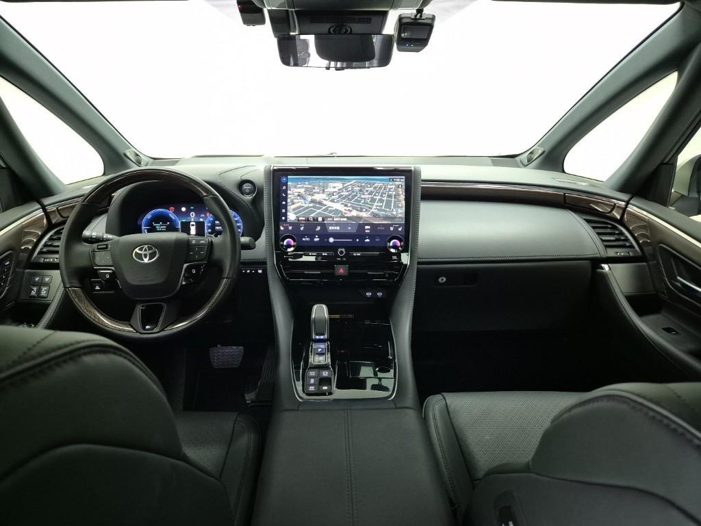Toyota Alphard - Vista 7