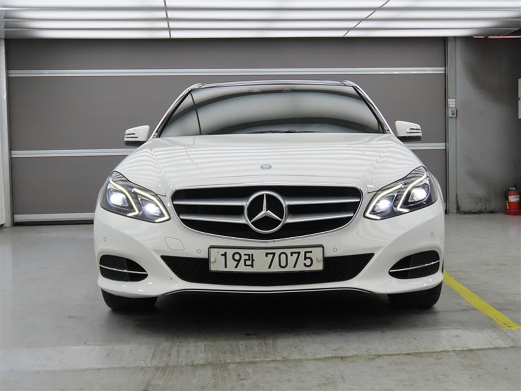 Mercedes Benz E class - Vista 2