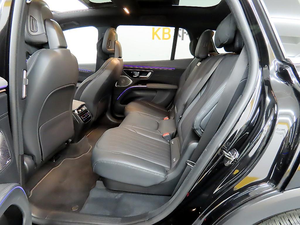 Mercedes Benz EQS - Vista 6