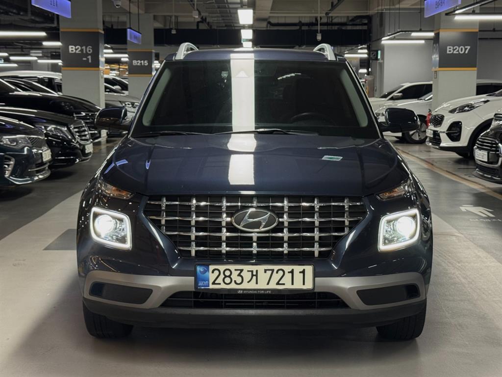 HYUNDAI Venue - Vista 3