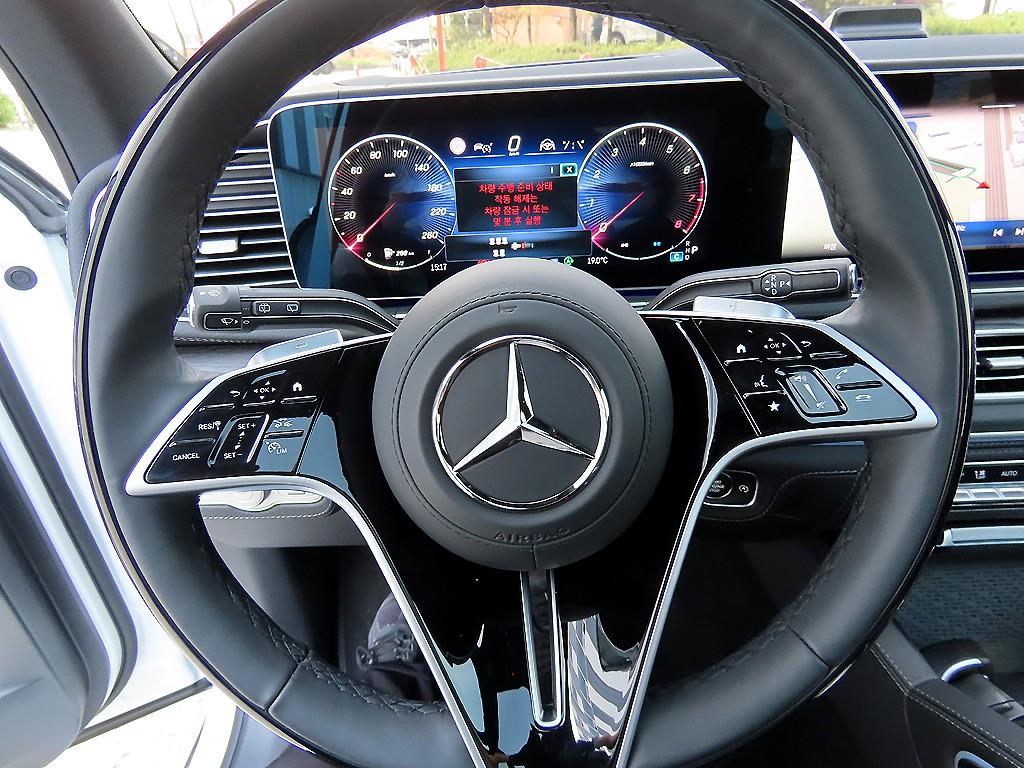 Mercedes Benz GLS Class - Vista 8