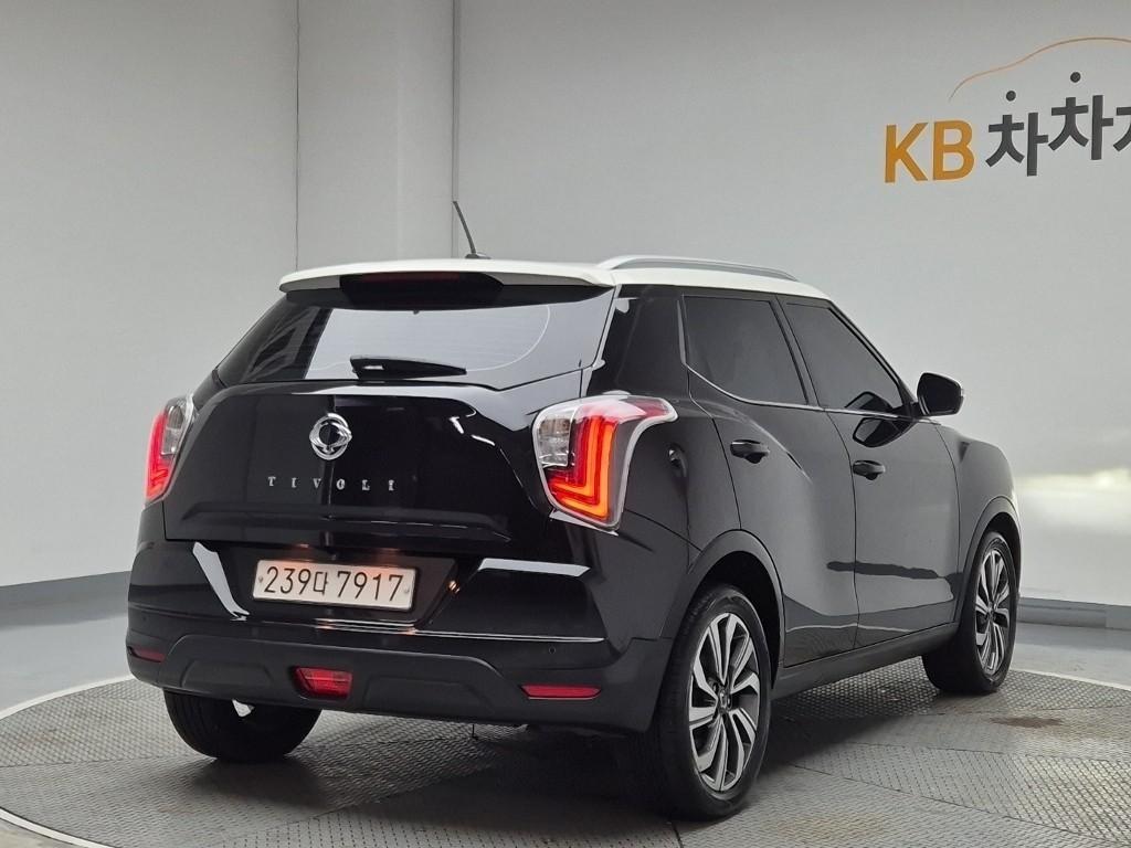 Ssangyong Tivoli - Vista 3