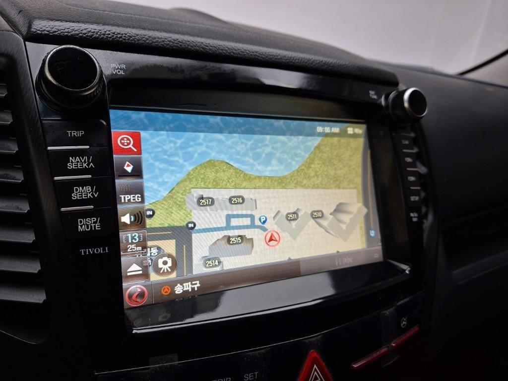 Ssangyong Tivoli - Vista 8