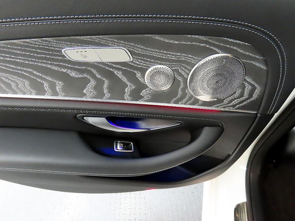 Mercedes Benz E class - Vista 11