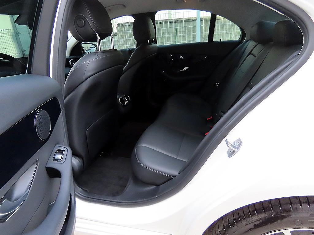 Mercedes Benz C Class - Vista 6