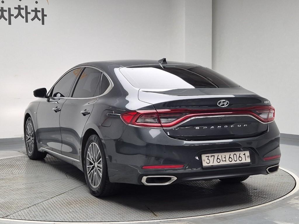 HYUNDAI Grandeur - Vista 2