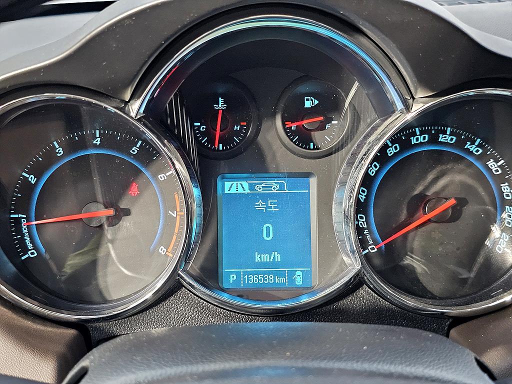 Chevrolet Cruise - Vista 6