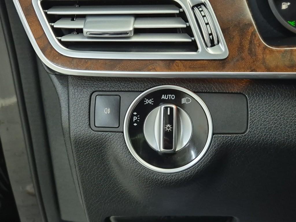 Mercedes Benz E class - Vista 7