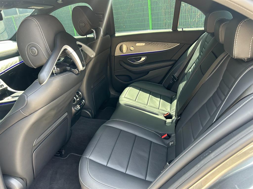 Mercedes Benz E class - Vista 6