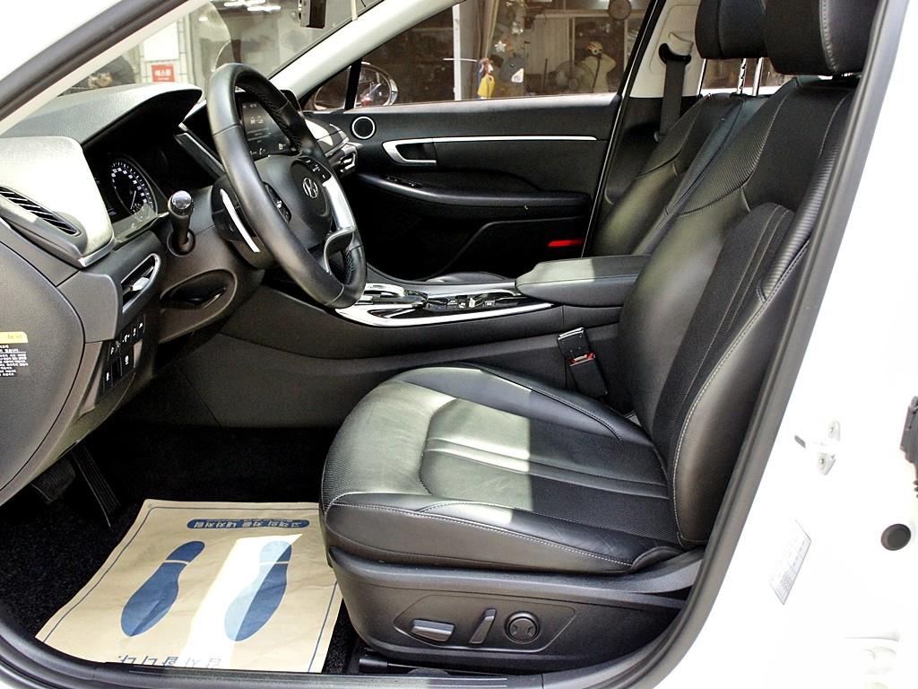 HYUNDAI Sonata - Vista 8