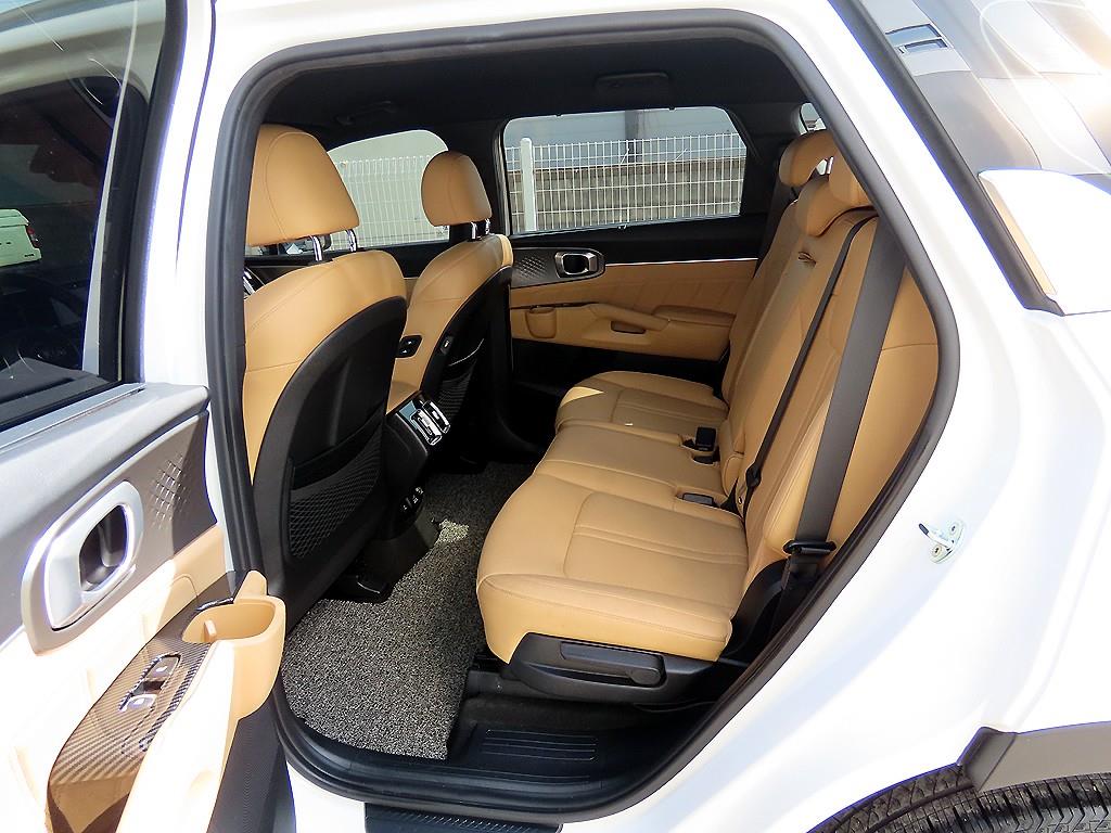 KIA Sorento - Vista 6